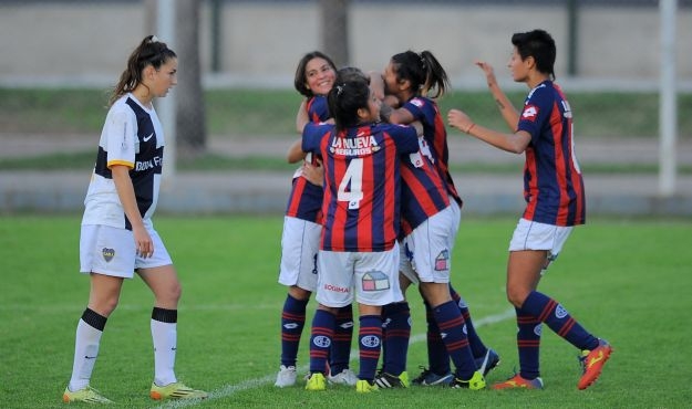Las Santitas se afianzan en la punta del campeonato