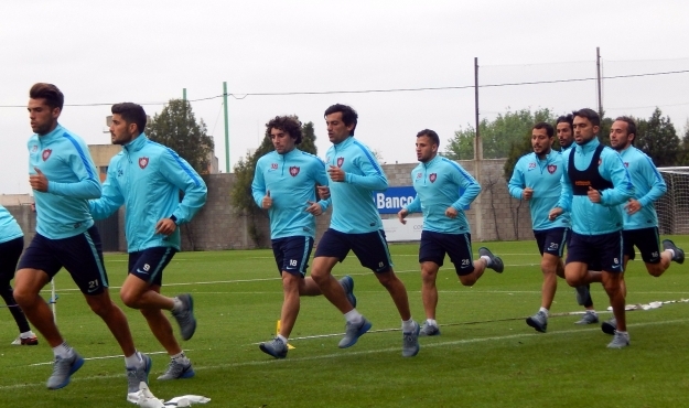 Dividido en dos grupos de trabajo