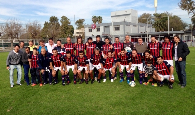 El Senior mantuvo el invicto