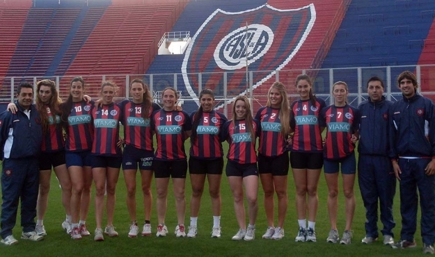 El Voley estrena pilcha