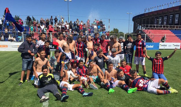 Jóvenes campeones