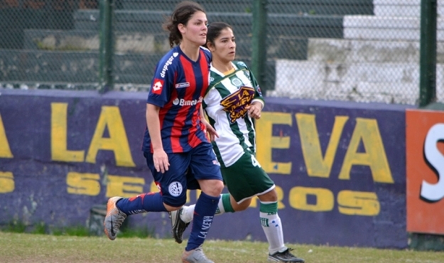 Las chicas golearon a Excursionistas
