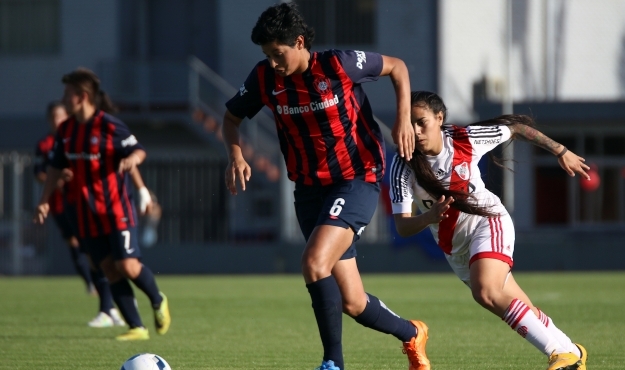 Las Santitas salen a la cancha