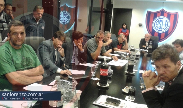 Estadio en Av. La Plata: Papa Francisco