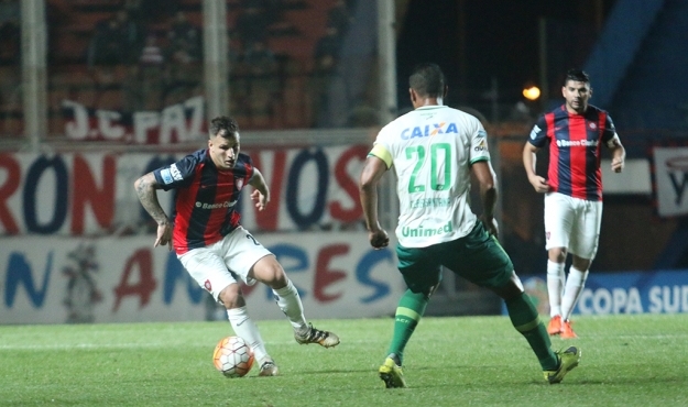 Paridad en la ida de la semifinal