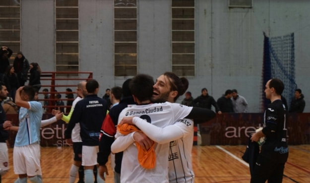 Pelea bien arriba