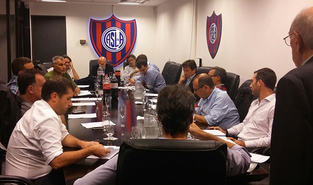 Reunión de Comisión Directiva en el aniversario