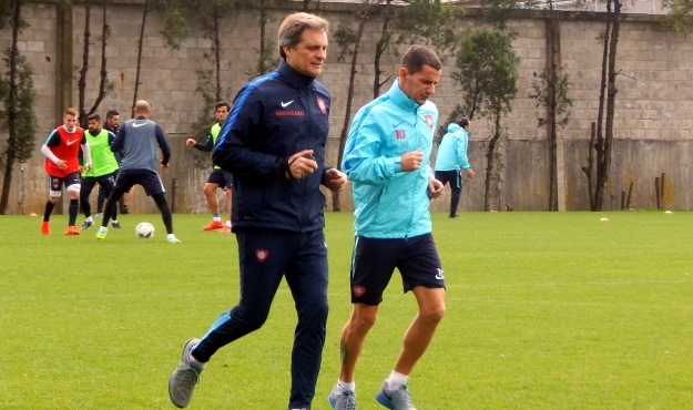 Romagnoli trabajó con pelota