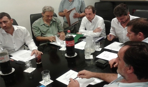 San Lorenzo expulsó al socio que saltó al campo de juego