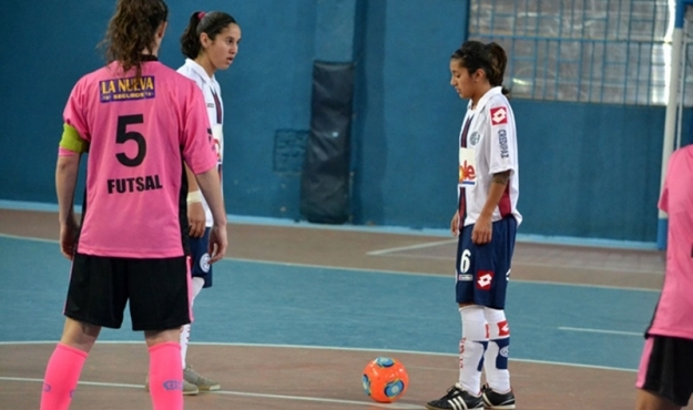 Triunfal regreso de las campeonas
