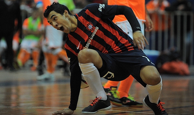 Triunfo agónico sobre el final