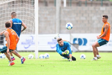 Fútbol reducido a la espera del Cervecero