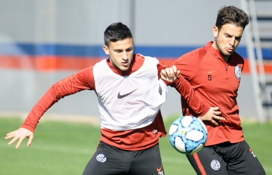 Uno contra uno y ensayo táctico