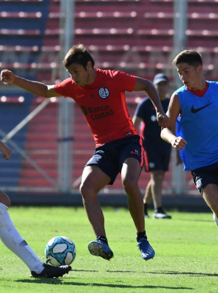 Dos bloques de fútbol en el Bidegain