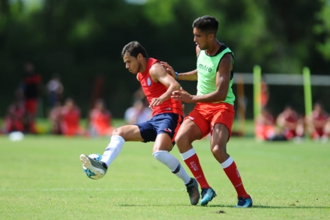 Práctica de fútbol vs. Los Andes