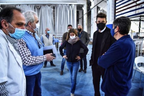 Tinelli recorrió las unidades sanitarias en el estadio