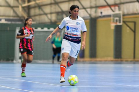 ¡Santa goleada en el debut!