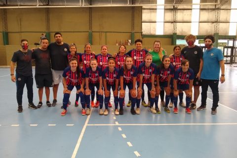Victoria y a semifinales