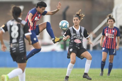 Empate en el debut