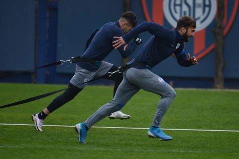 A cinco días del debut