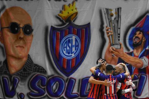 ¡El campeón de América sale a la cancha!