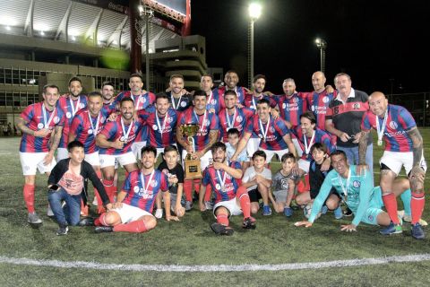¡El Senior gritó campeón!