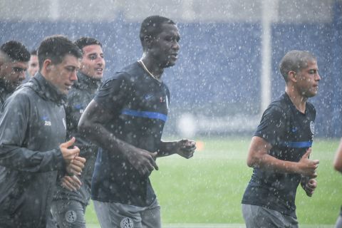 La lluvia no detiene al Ciclón