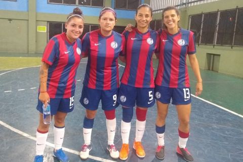 ¡Invictas!