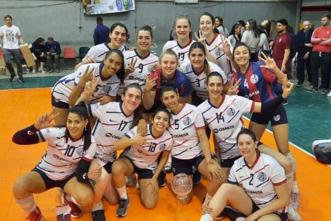 ¡CAMPEONAS!