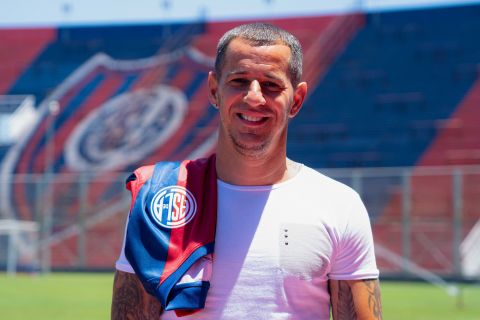 Pipi puso la firma