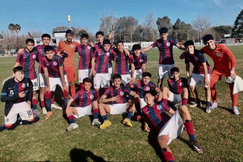 Los pibes, parejos con  Instituto