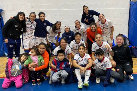 Un baile y a cuartos