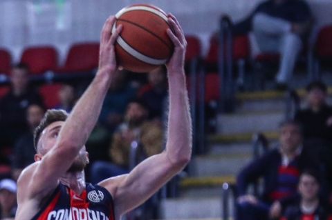 San Lorenzo no pudo ante Regatas