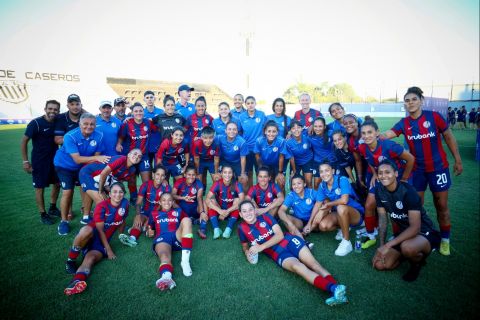 Con la frente en alto
