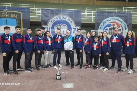 Brillando en la Copa de la lIga de Taekwon-do
