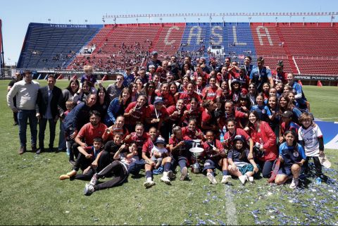 ¡CAMPEONAS INVICTAS!