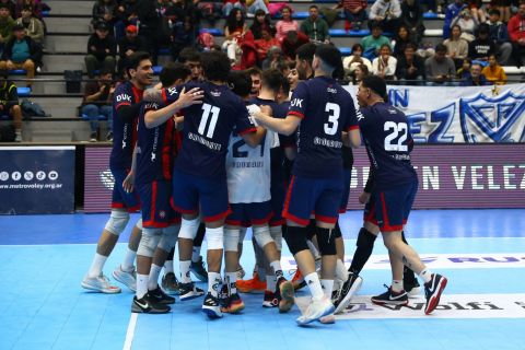 Triunfazo en la primera semifinal