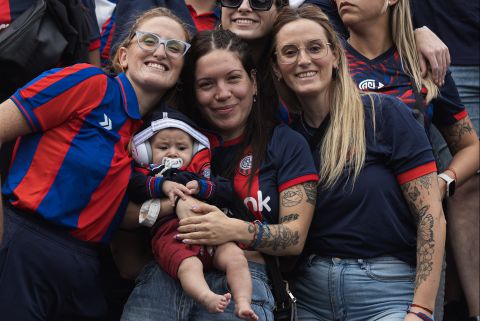 ¡Vení a la cancha con mamá!