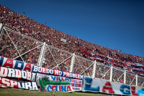 Entradas vs. Riestra