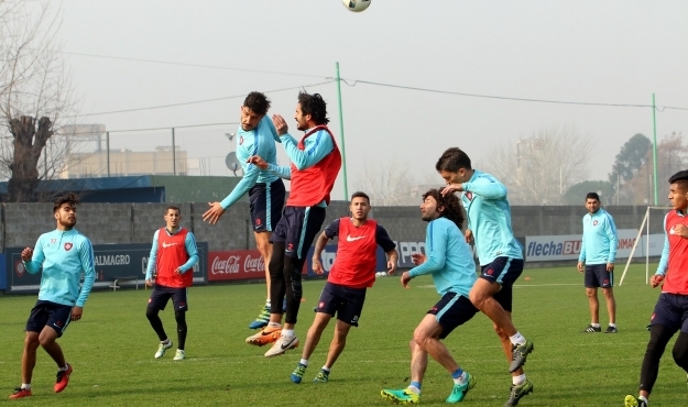 Aguirre define el equipo para afrontar la Copa Argentina