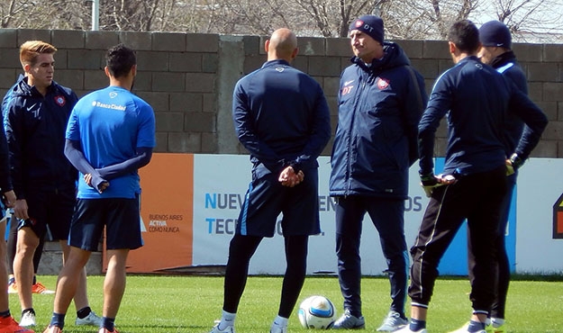 Bauza conforma el equipo