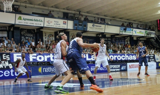 Se afianza en lo más alto