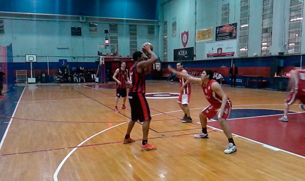 El Ciclón con la cabeza en el TNA