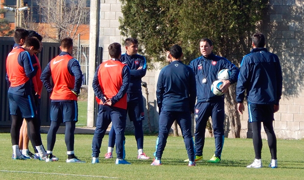 El plantel se entrenó y mañana partirá rumbo a Salta