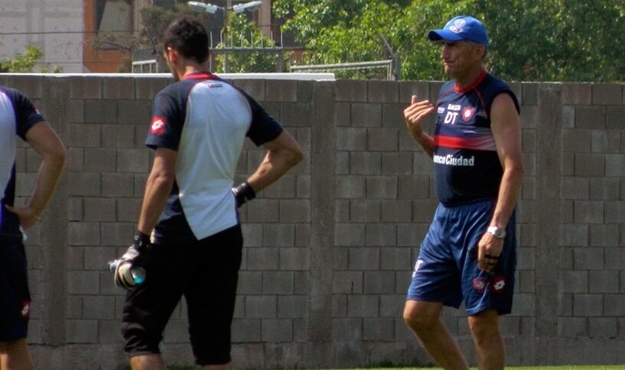 El plantel ya espera por Lanús