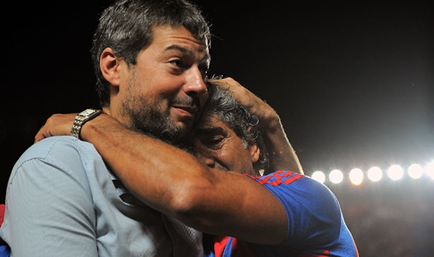 Emotivo reconocimiento a Malvarez