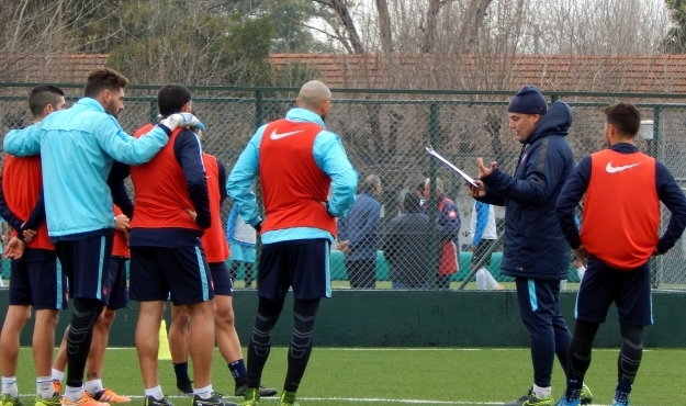 Fútbol reducido y ejercicios con pelota