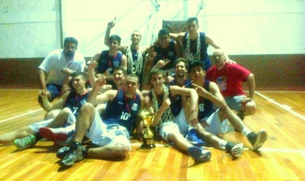 Los juveniles del Básquet, campeones
