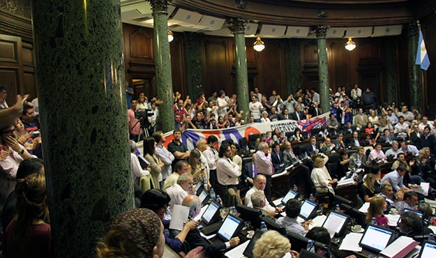 Merecidos homenajes de la Legislatura