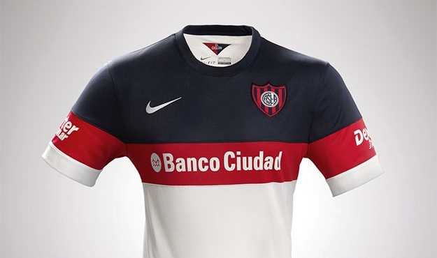 Nueva camiseta suplente
